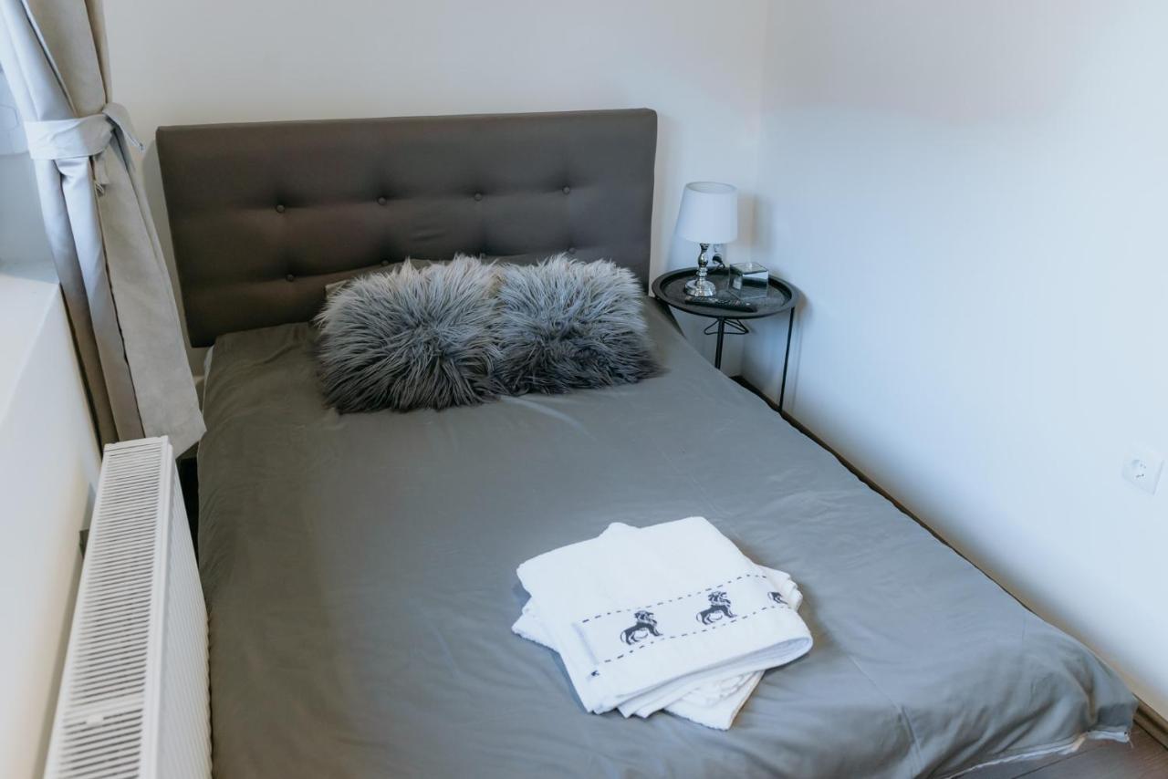 Rent A Room Aleksic 瓦列沃 外观 照片