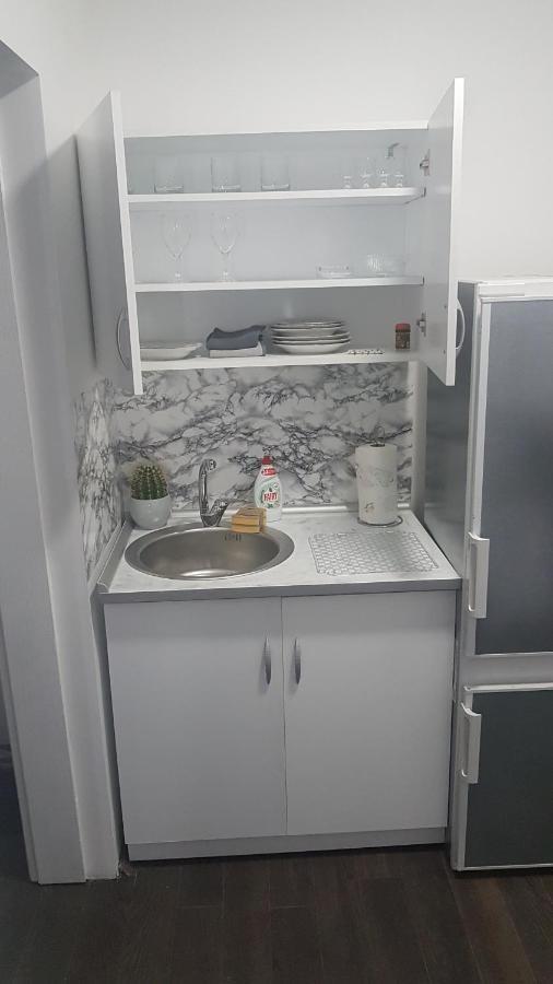 Rent A Room Aleksic 瓦列沃 外观 照片