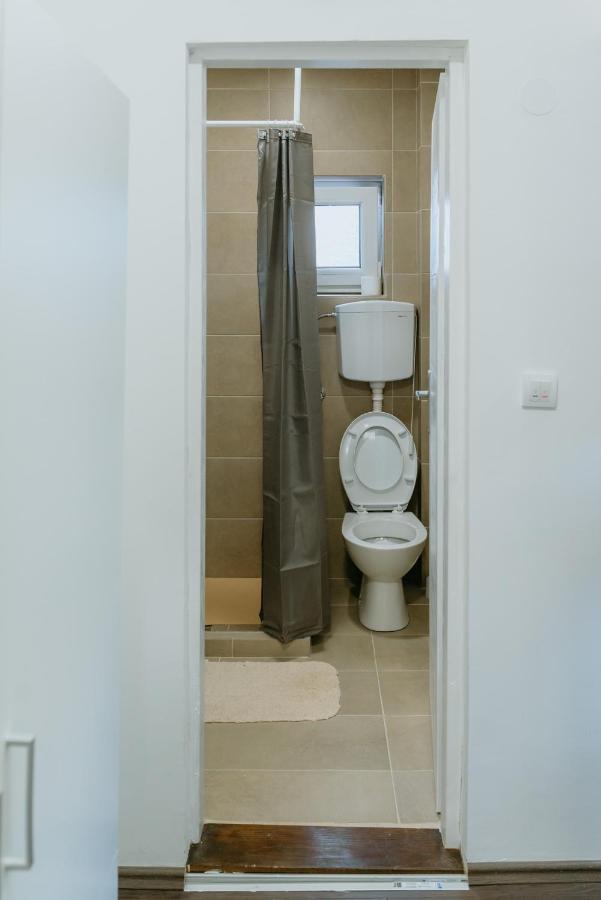 Rent A Room Aleksic 瓦列沃 外观 照片