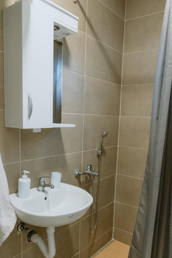 Rent A Room Aleksic 瓦列沃 外观 照片