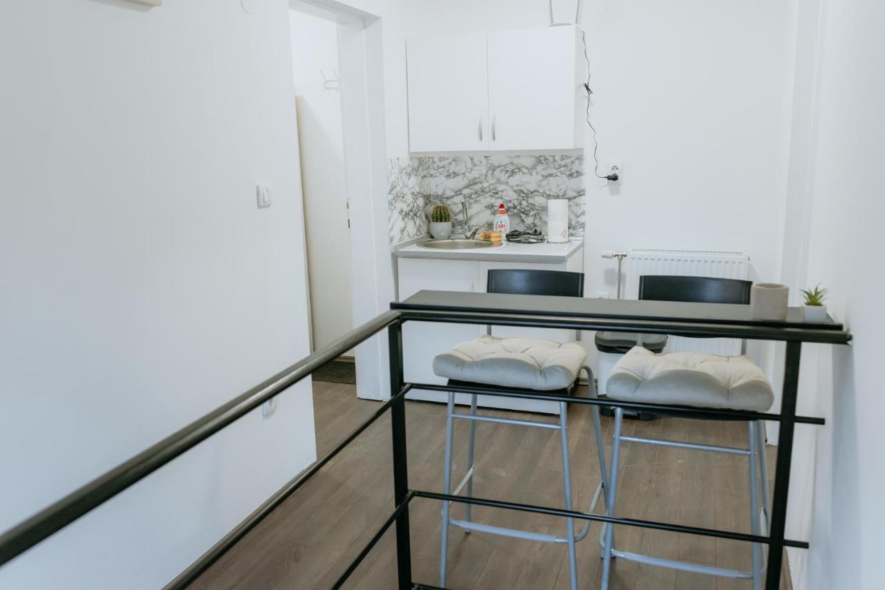 Rent A Room Aleksic 瓦列沃 外观 照片