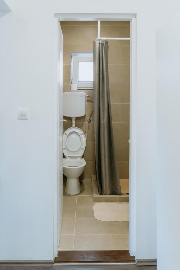 Rent A Room Aleksic 瓦列沃 外观 照片