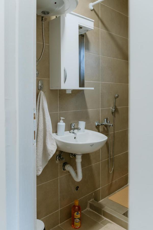 Rent A Room Aleksic 瓦列沃 外观 照片