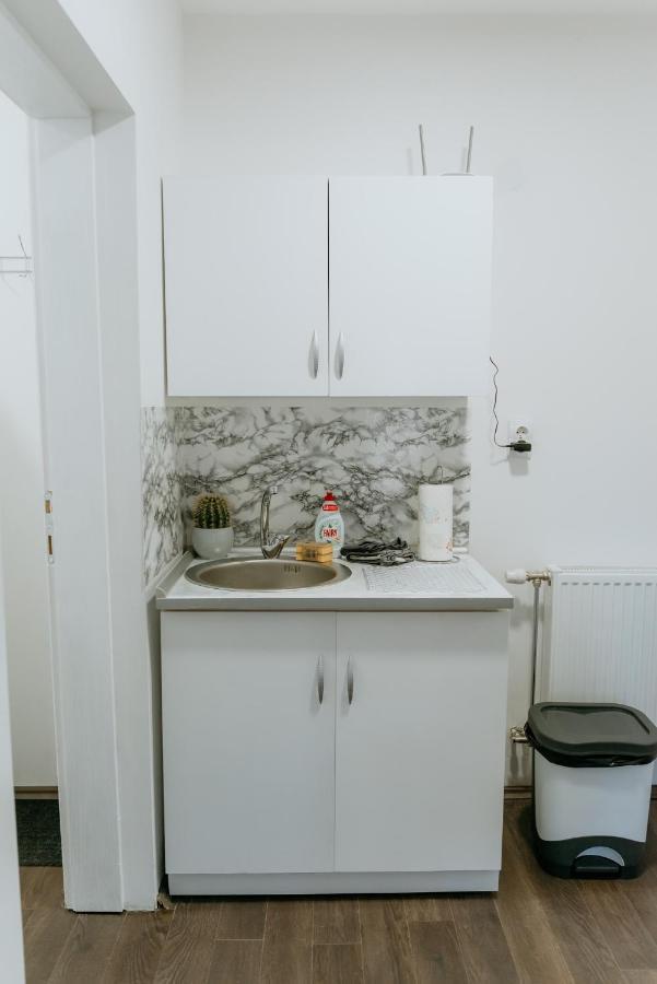 Rent A Room Aleksic 瓦列沃 外观 照片