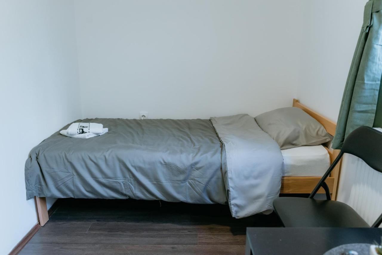 Rent A Room Aleksic 瓦列沃 外观 照片