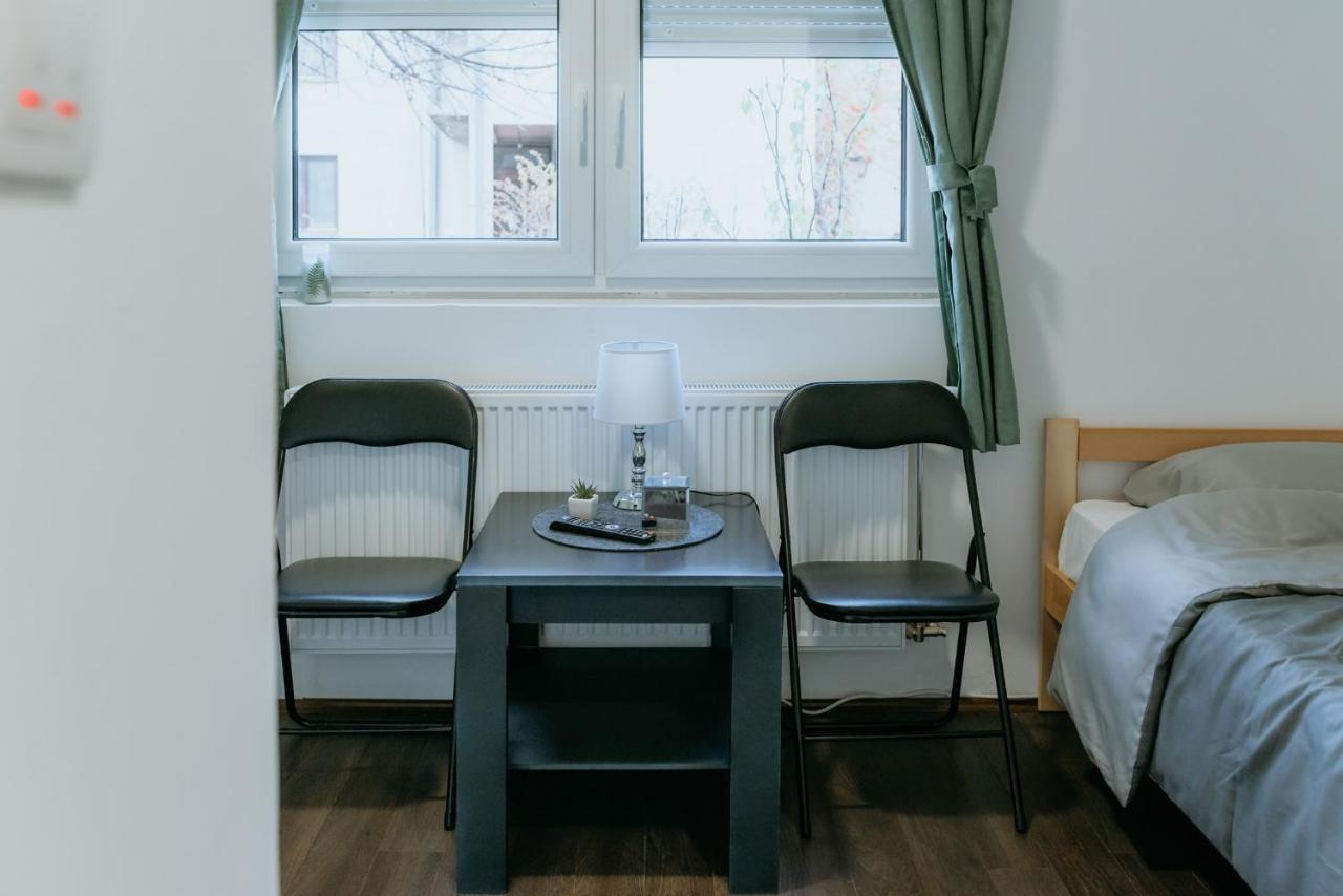 Rent A Room Aleksic 瓦列沃 外观 照片