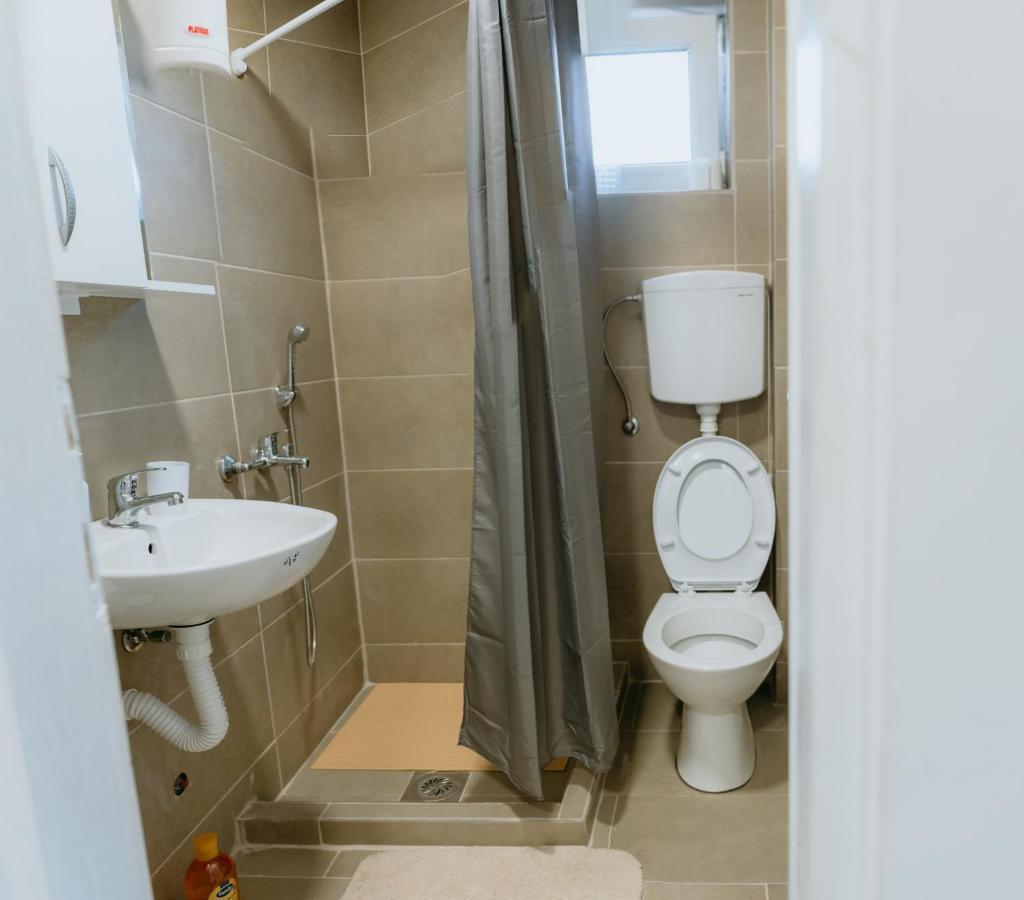 Rent A Room Aleksic 瓦列沃 外观 照片