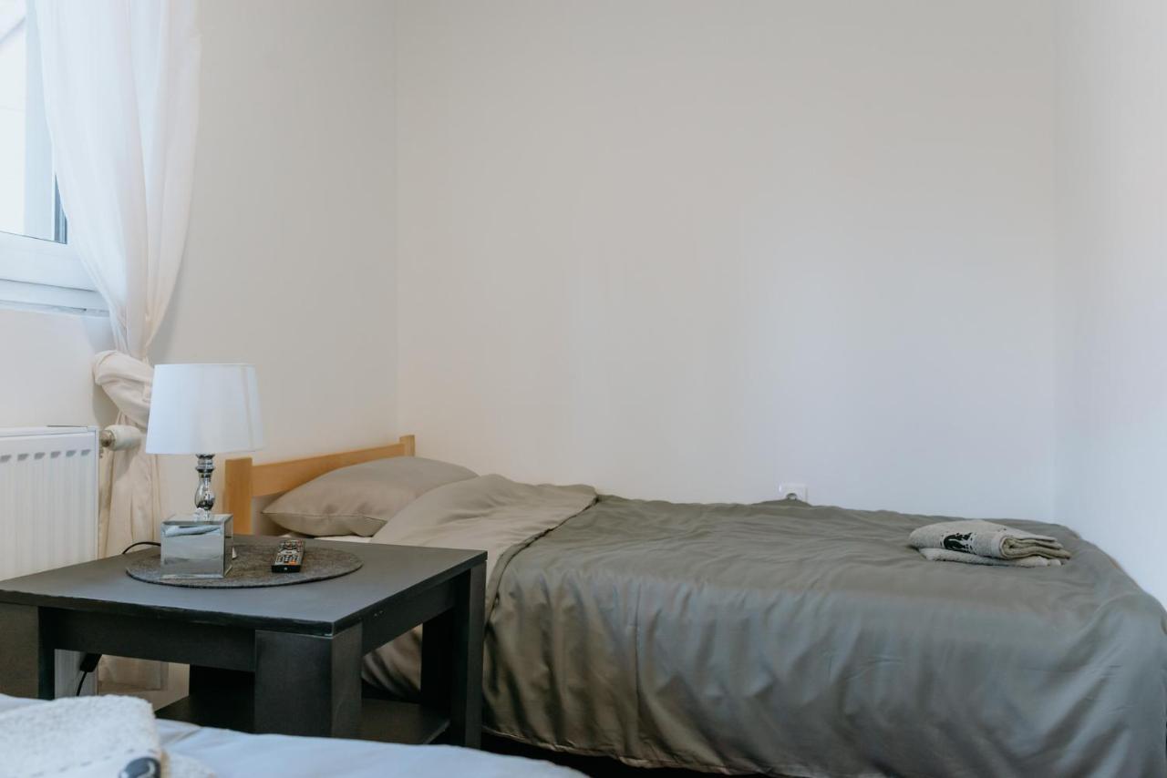 Rent A Room Aleksic 瓦列沃 外观 照片