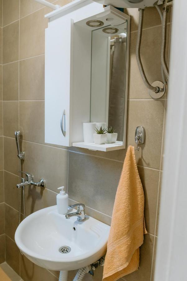 Rent A Room Aleksic 瓦列沃 外观 照片