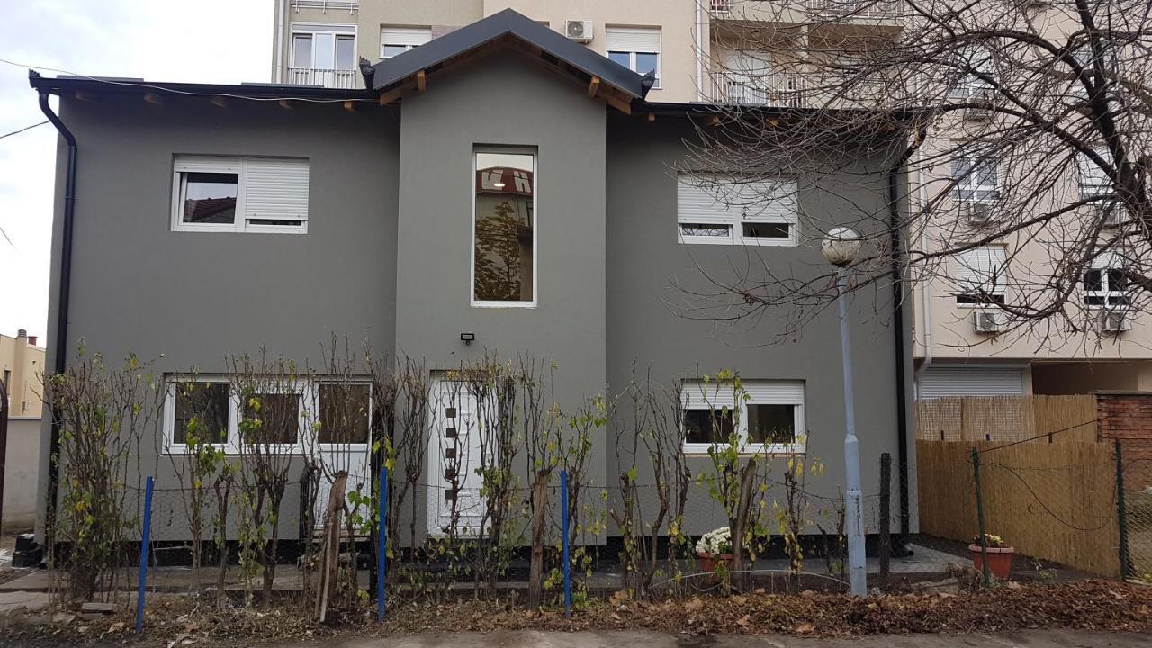 Rent A Room Aleksic 瓦列沃 外观 照片