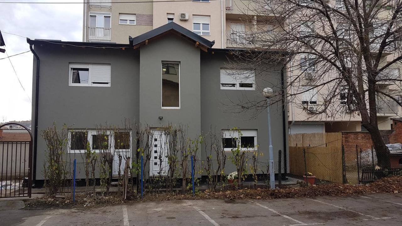 Rent A Room Aleksic 瓦列沃 外观 照片