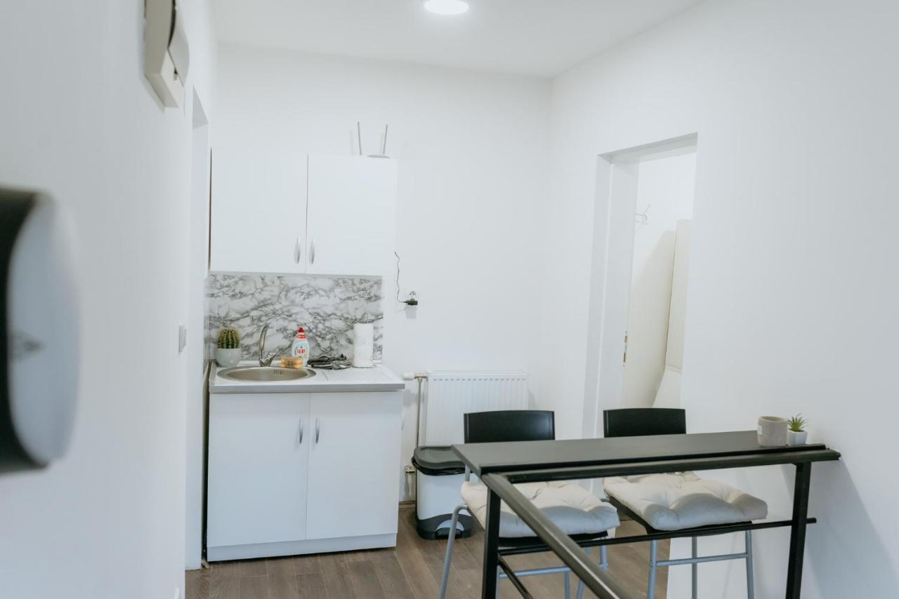 Rent A Room Aleksic 瓦列沃 外观 照片