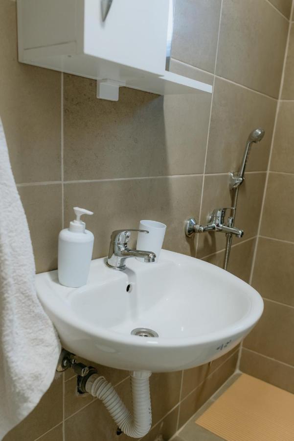 Rent A Room Aleksic 瓦列沃 外观 照片