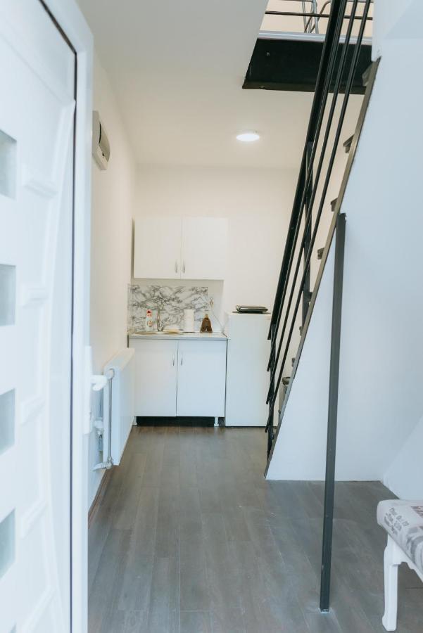 Rent A Room Aleksic 瓦列沃 外观 照片