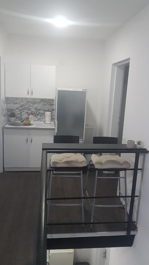 Rent A Room Aleksic 瓦列沃 外观 照片
